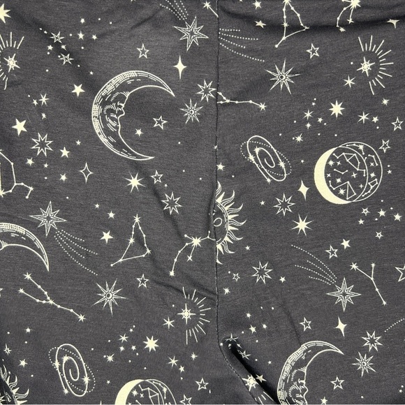 NEW BLACK CELESTIAL LEGGINGS JUNIORS 19 WOMENS XL STRETCH SUN MOON - Picture 8 of 12